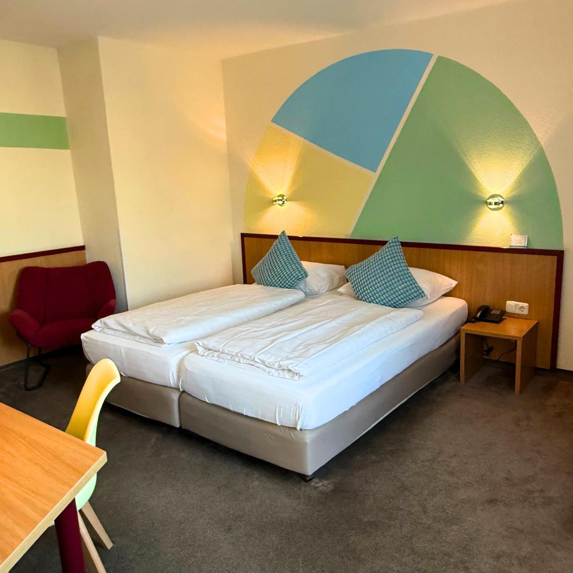Colourful Hotel Bielefeld Exteriör bild